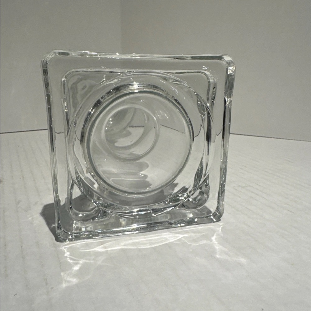 Elegant Clear Glass Candle Holder - Picture 7 of 11